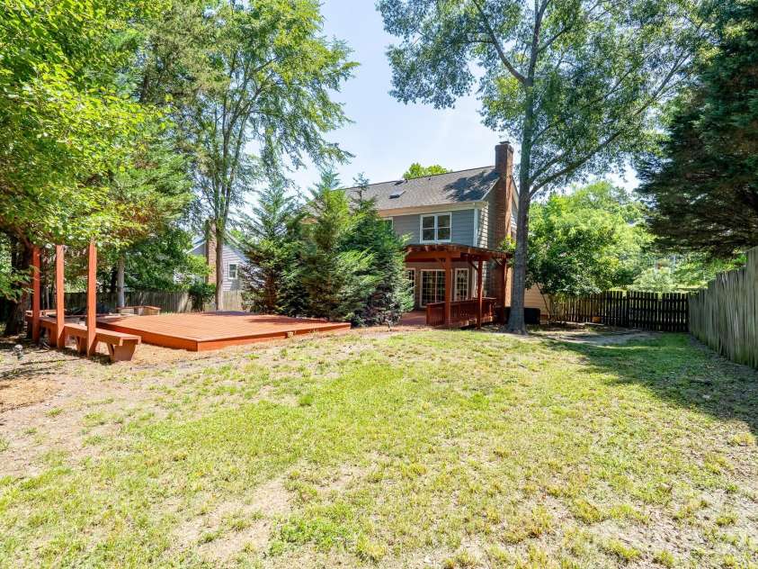 11220 Shandon Way Lane, Charlotte, NC 28262.  MLS# CAR4391284, YatesRealty ID 30541. 