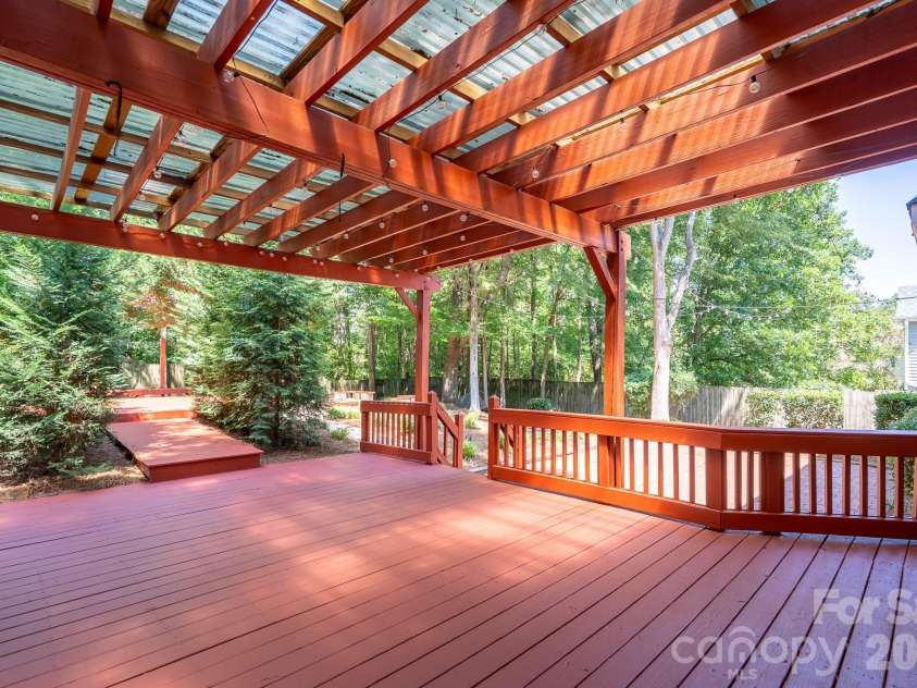 11220 Shandon Way Lane, Charlotte, NC 28262.  MLS# CAR4391284, YatesRealty ID 30541. 