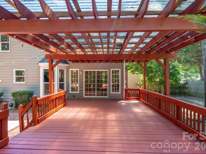 11220 Shandon Way Lane, Charlotte, NC 28262.  MLS# CAR4391284, YatesRealty ID 30541. 