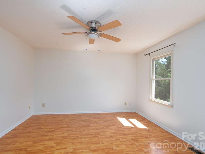 11220 Shandon Way Lane, Charlotte, NC 28262.  MLS# CAR4391284, YatesRealty ID 30541. Bedroom 1