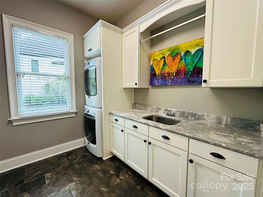 7816 Clovervale Drive, Waxhaw, NC 28173.  MLS# CAR4280894, YatesRealty ID 30541. 