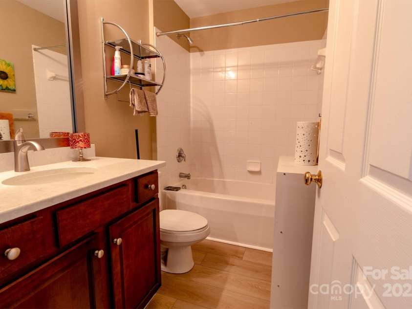 11867 Ridgeway Park Drive, Charlotte, NC 28277.  MLS# CAR4263021, YatesRealty ID 30542. 