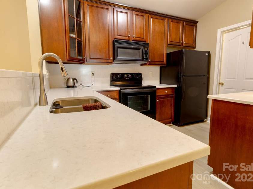 11867 Ridgeway Park Drive, Charlotte, NC 28277.  MLS# CAR4263021, YatesRealty ID 30542. 