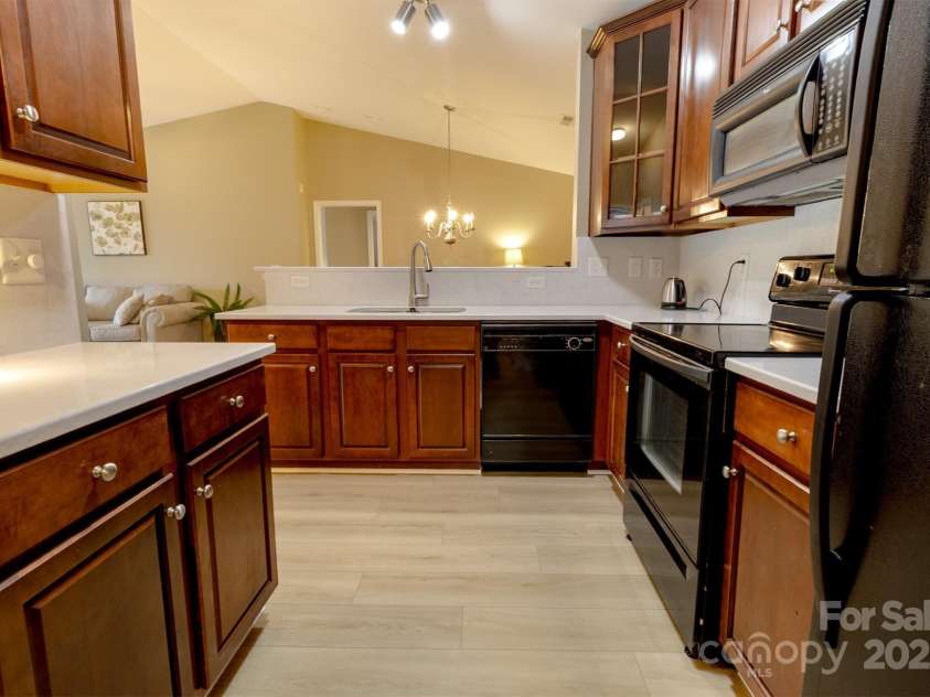 11867 Ridgeway Park Drive, Charlotte, NC 28277.  MLS# CAR4263021, YatesRealty ID 30542. 