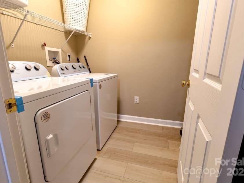 11867 Ridgeway Park Drive, Charlotte, NC 28277.  MLS# CAR4263021, YatesRealty ID 30542. 