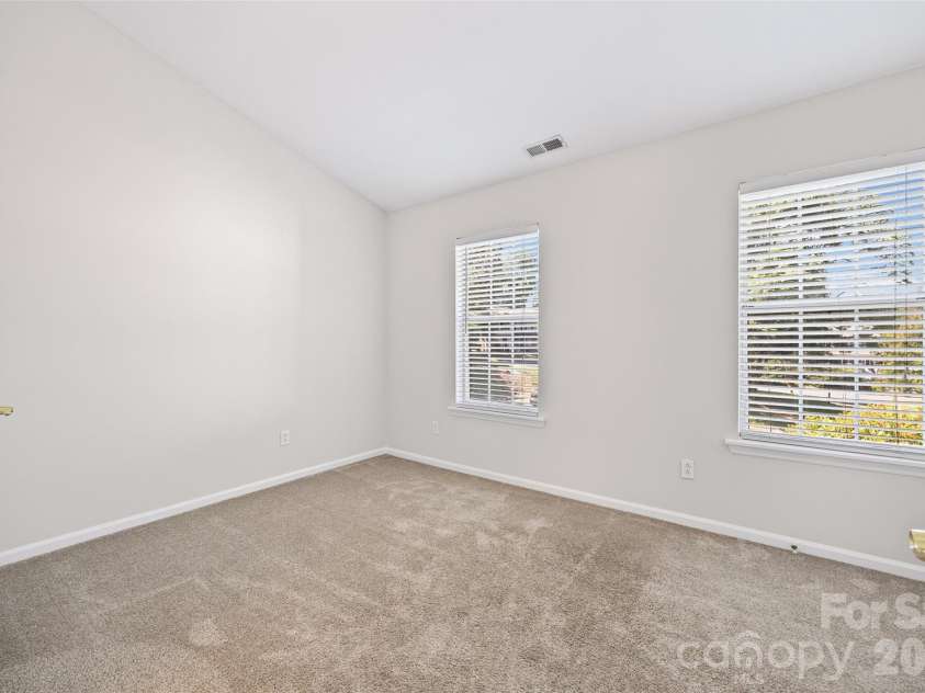 8117 Circle Tree Lane, Charlotte, NC 28277.  MLS# CAR4383359, YatesRealty ID 30542. 