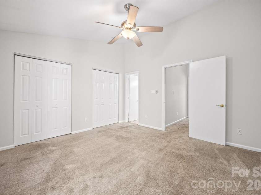 8117 Circle Tree Lane, Charlotte, NC 28277.  MLS# CAR4383359, YatesRealty ID 30542. 