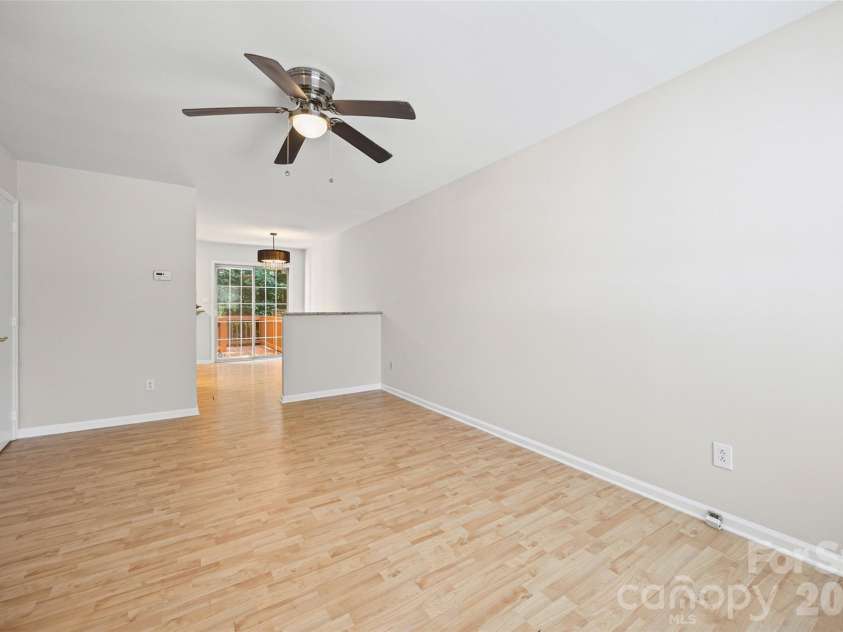 8117 Circle Tree Lane, Charlotte, NC 28277.  MLS# CAR4383359, YatesRealty ID 30542. 