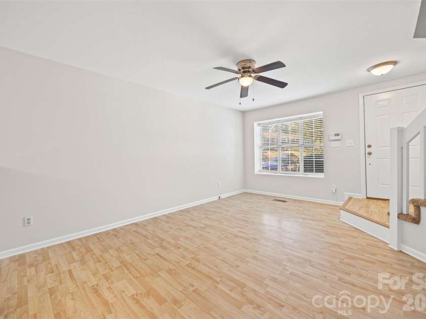 8117 Circle Tree Lane, Charlotte, NC 28277.  MLS# CAR4383359, YatesRealty ID 30542. 