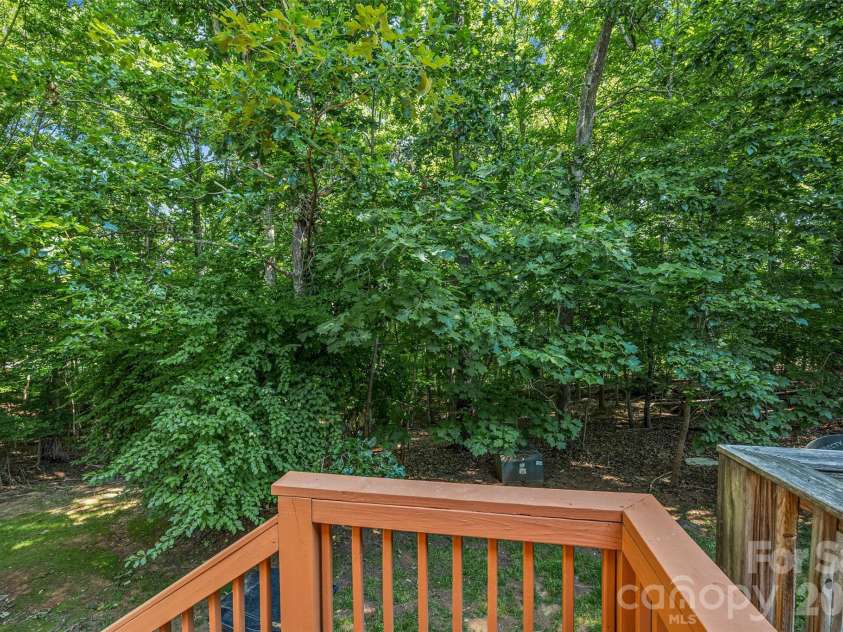8117 Circle Tree Lane, Charlotte, NC 28277.  MLS# CAR4383359, YatesRealty ID 30542. 