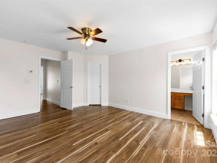 5000 Riverbed Lane, Cramerton, NC 28032.  MLS# CAR4285142, YatesRealty ID 30543. 