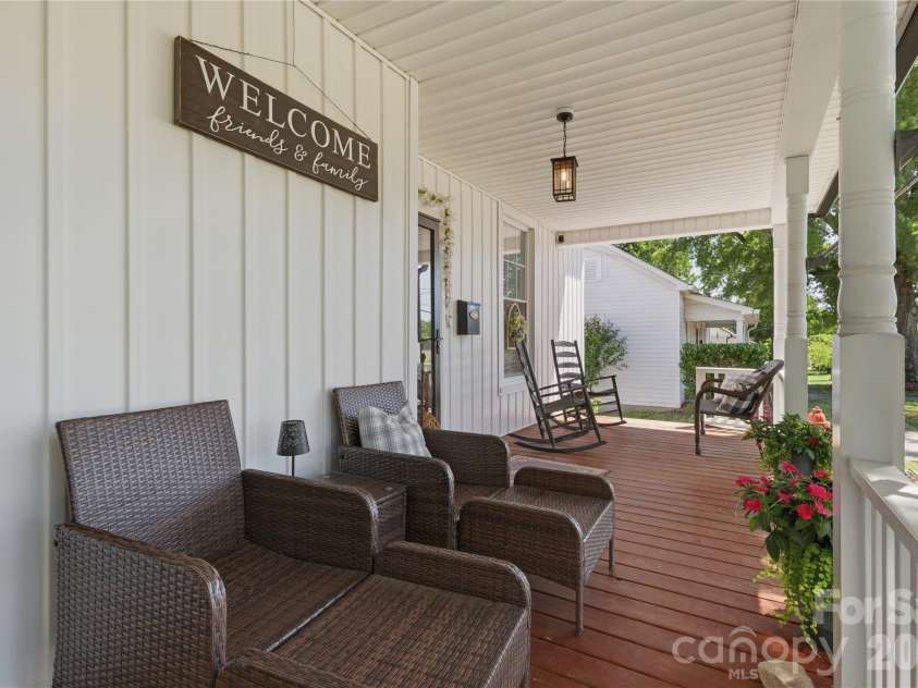 502 Ridge Avenue, Kannapolis, NC 28083.  MLS# CAR4390165, YatesRealty ID 30543. Covered Front Porch