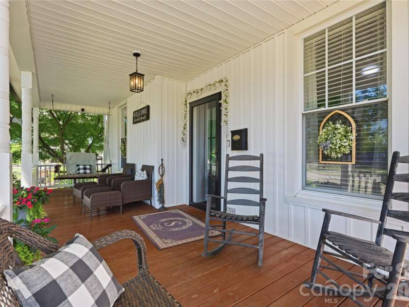 502 Ridge Avenue, Kannapolis, NC 28083.  MLS# CAR4390165, YatesRealty ID 30543. Covered Front Porch