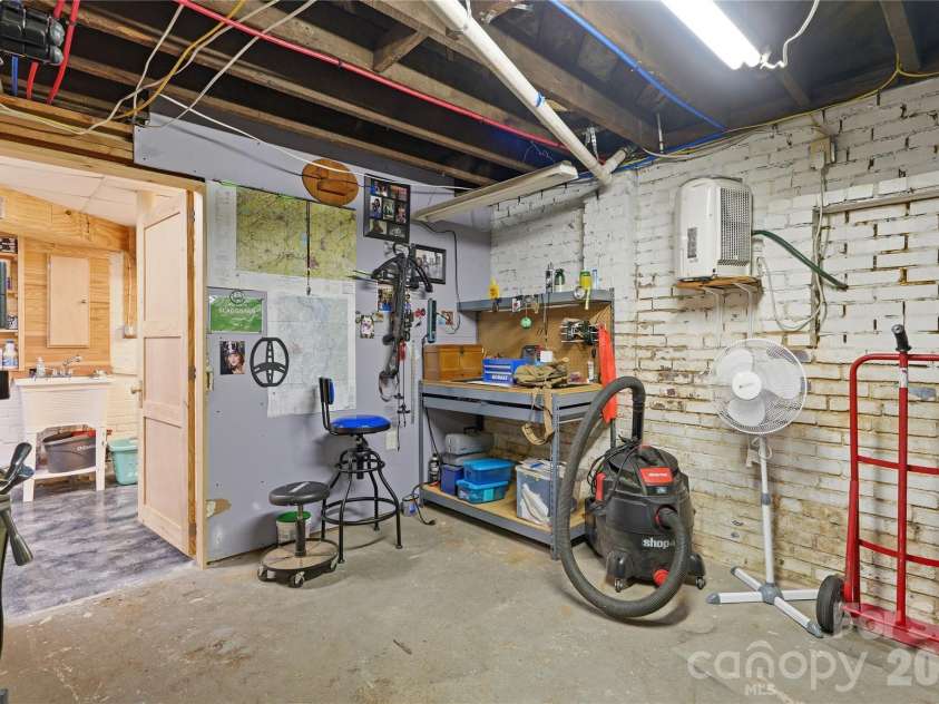 502 Ridge Avenue, Kannapolis, NC 28083.  MLS# CAR4390165, YatesRealty ID 30543. Full Basement