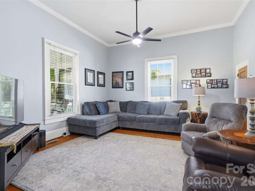 502 Ridge Avenue, Kannapolis, NC 28083.  MLS# CAR4390165, YatesRealty ID 30543. Living Room