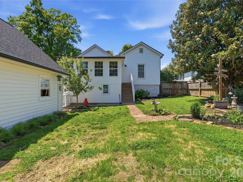 502 Ridge Avenue, Kannapolis, NC 28083.  MLS# CAR4390165, YatesRealty ID 30543. Private Backyard