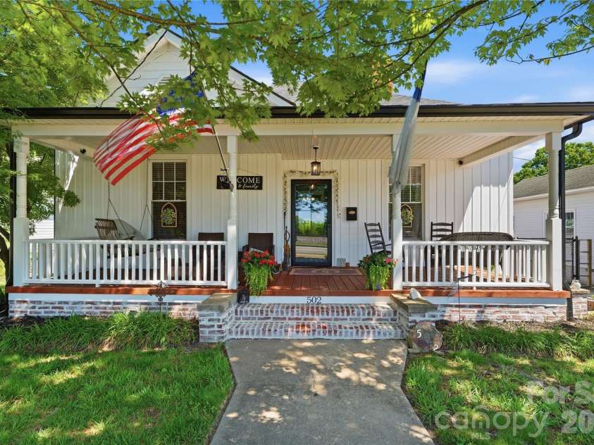 502 Ridge Avenue, Kannapolis, NC 28083.  MLS# CAR4390165, YatesRealty ID 30543. Welcome!