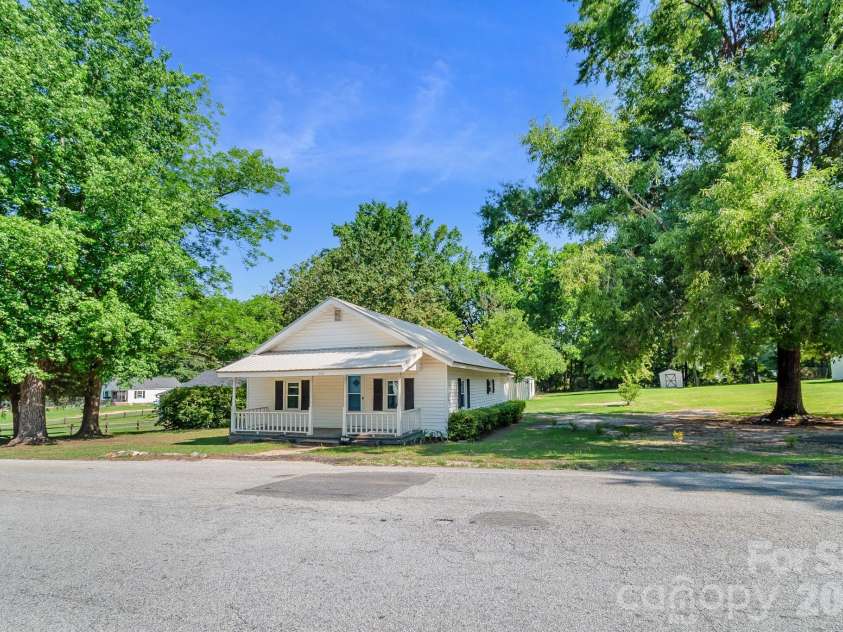 208 Church Street, Jefferson, SC 29718.  MLS# CAR4393345, YatesRealty ID 30544. 