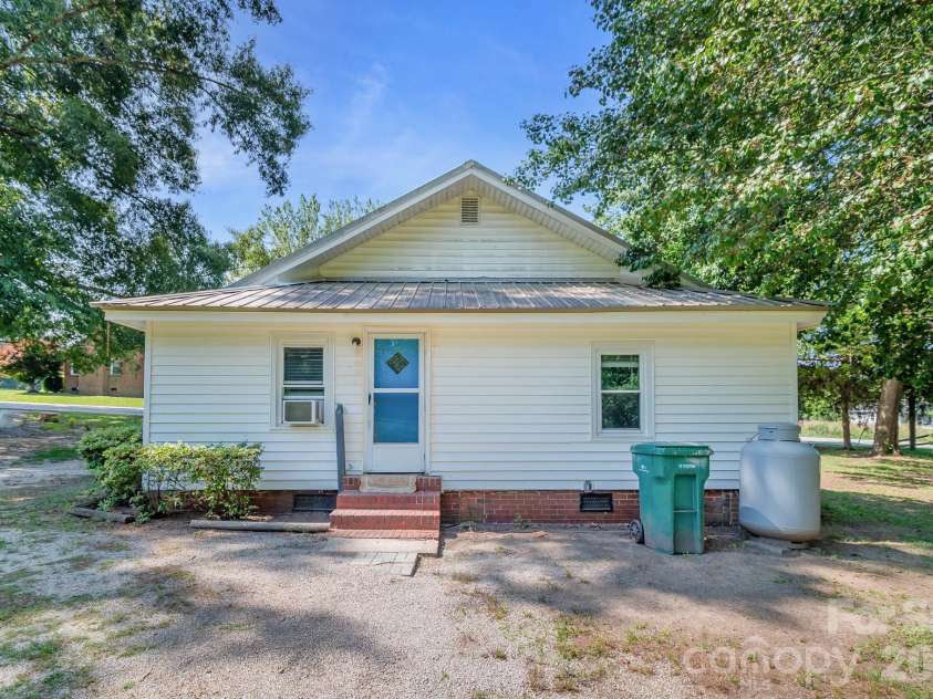 208 Church Street, Jefferson, SC 29718.  MLS# CAR4393345, YatesRealty ID 30544. 