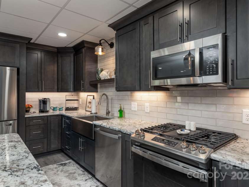 7144 Lynbrook Creek Road, Denver, NC 28037.  MLS# CAR4279816, YatesRealty ID 30544. 2nd kitchen