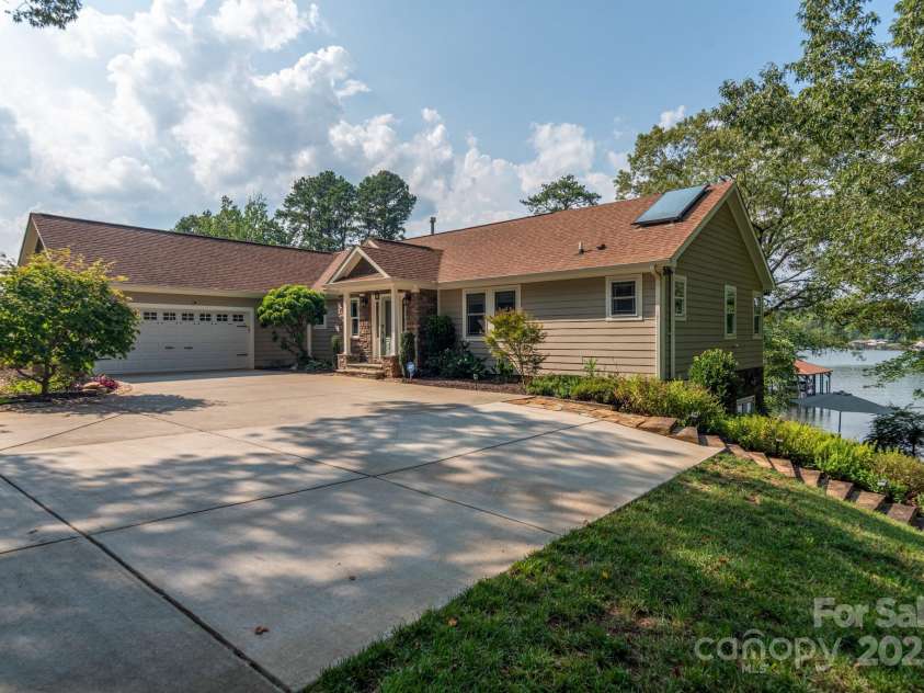 7144 Lynbrook Creek Road, Denver, NC 28037.  MLS# CAR4279816, YatesRealty ID 30544. 
