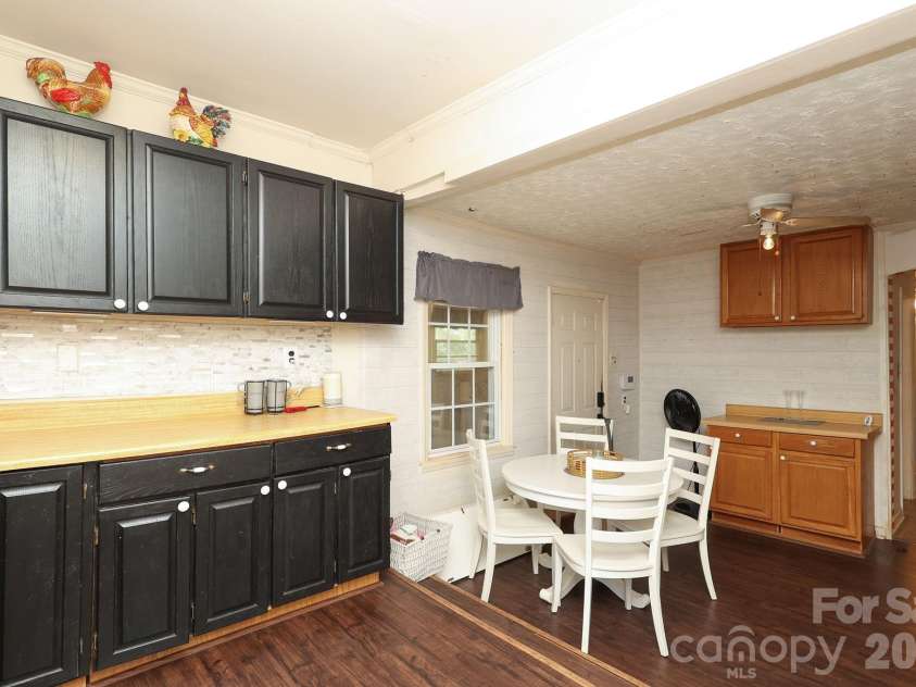 1324 Mason Street, Lancaster, SC 29720.  MLS# CAR4379108, YatesRealty ID 30545. 