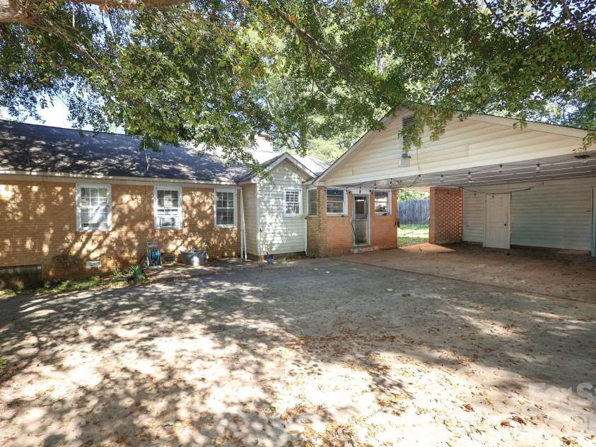1324 Mason Street, Lancaster, SC 29720.  MLS# CAR4379108, YatesRealty ID 30545. 