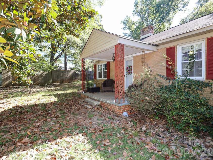 1324 Mason Street, Lancaster, SC 29720.  MLS# CAR4379108, YatesRealty ID 30545. 