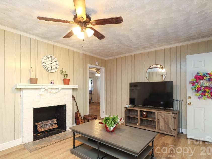1324 Mason Street, Lancaster, SC 29720.  MLS# CAR4379108, YatesRealty ID 30545. 