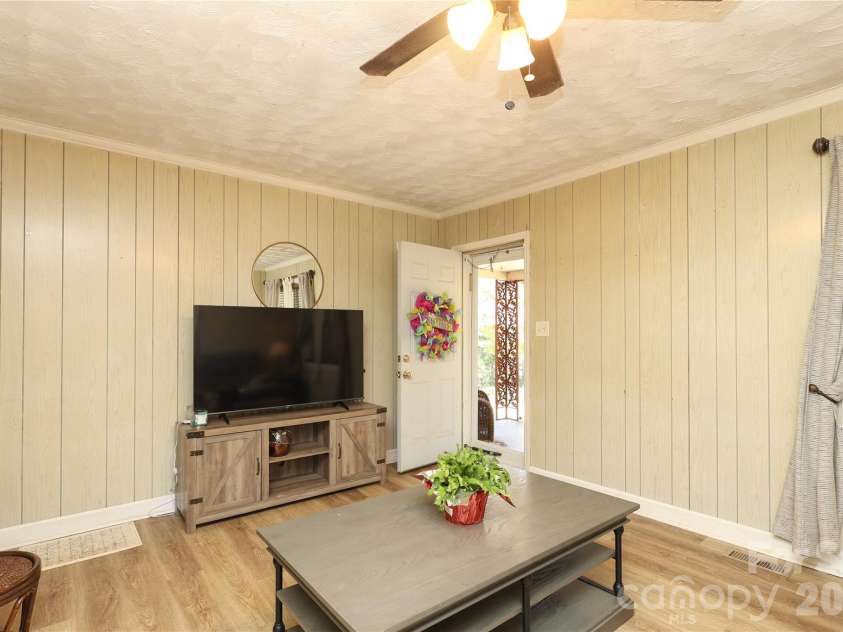 1324 Mason Street, Lancaster, SC 29720.  MLS# CAR4379108, YatesRealty ID 30545. 