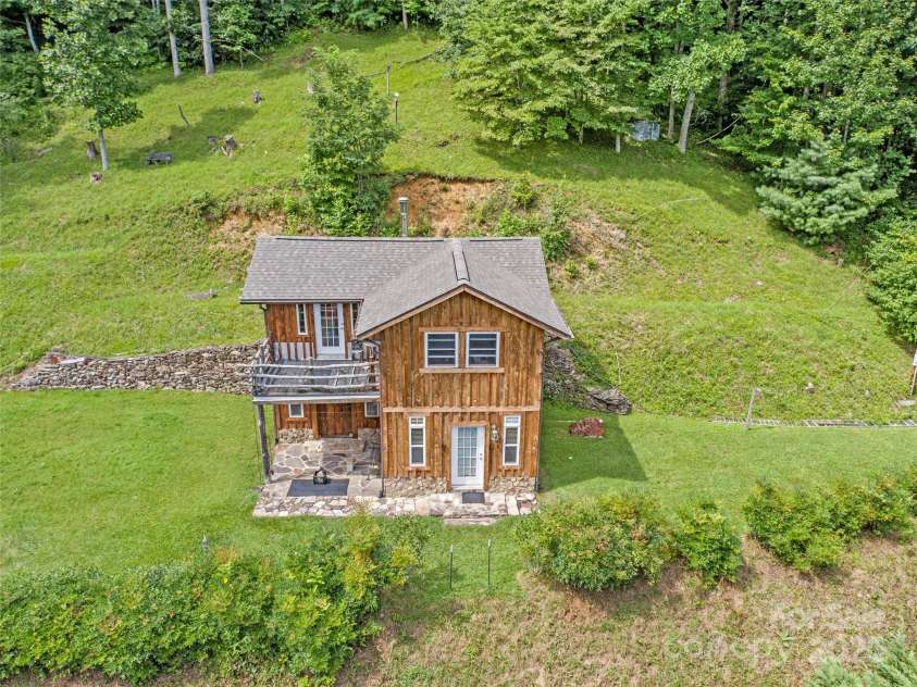 1222 Lotties Creek Road, Burnsville, NC 28714.  MLS# CAR4282911, YatesRealty ID 30546. 