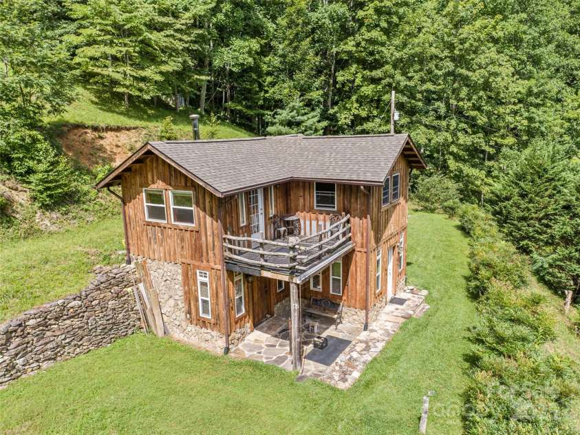 1222 Lotties Creek Road, Burnsville, NC 28714.  MLS# CAR4282911, YatesRealty ID 30546. 