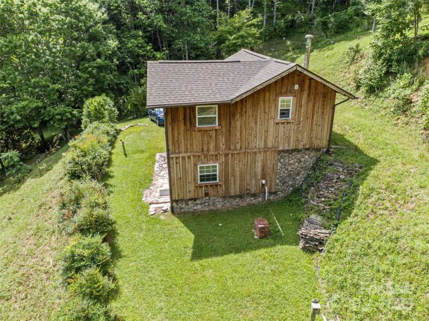 1222 Lotties Creek Road, Burnsville, NC 28714.  MLS# CAR4282911, YatesRealty ID 30546. 