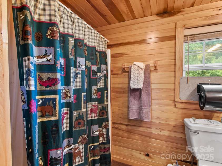 1222 Lotties Creek Road, Burnsville, NC 28714.  MLS# CAR4282911, YatesRealty ID 30546. 