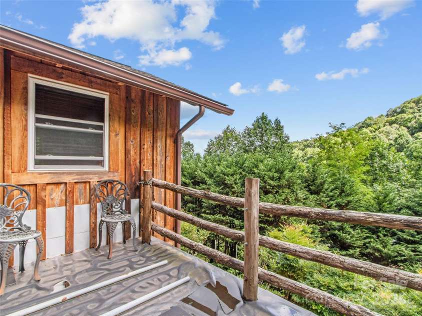 1222 Lotties Creek Road, Burnsville, NC 28714.  MLS# CAR4282911, YatesRealty ID 30546. 