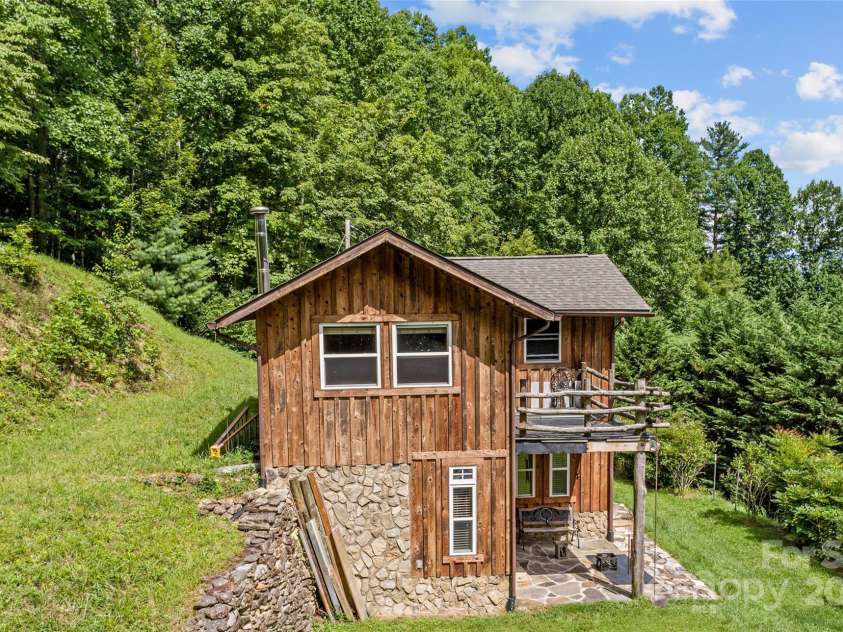 1222 Lotties Creek Road, Burnsville, NC 28714.  MLS# CAR4282911, YatesRealty ID 30546. 