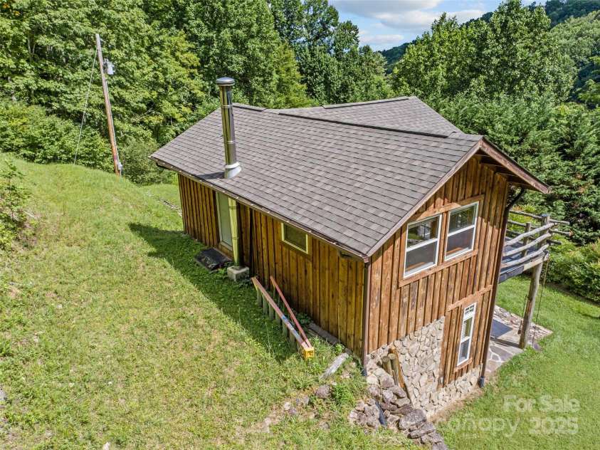 1222 Lotties Creek Road, Burnsville, NC 28714.  MLS# CAR4282911, YatesRealty ID 30546. 