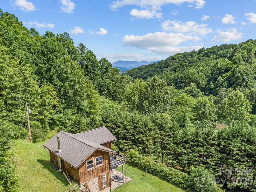 1222 Lotties Creek Road, Burnsville, NC 28714.  MLS# CAR4282911, YatesRealty ID 30546. 