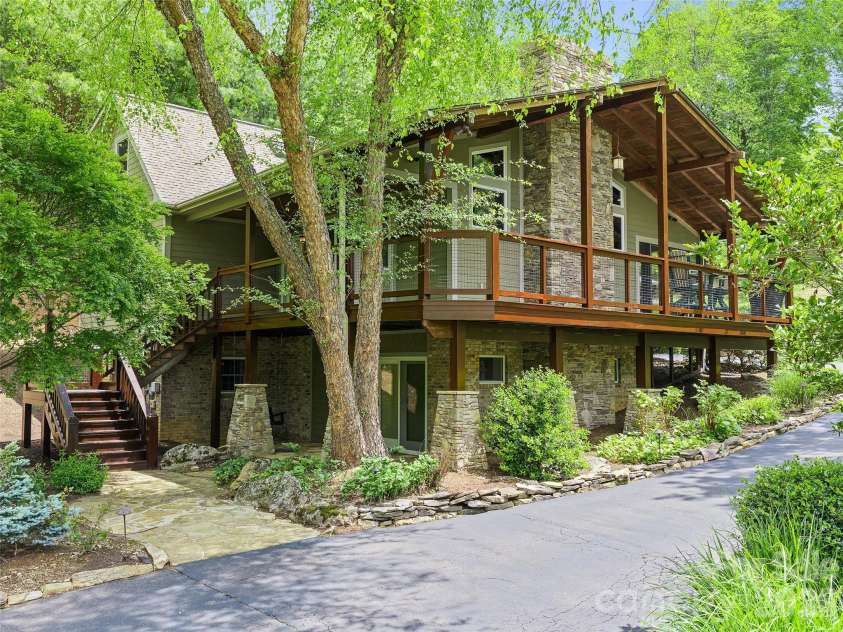 210 Shepard Way, Burnsville, NC 28714.  MLS# CAR4382583, YatesRealty ID 30546. 