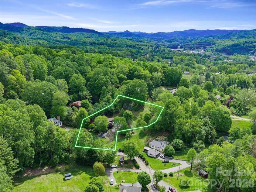 210 Shepard Way, Burnsville, NC 28714.  MLS# CAR4382583, YatesRealty ID 30546. 