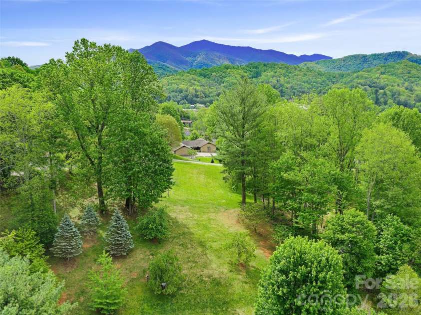 210 Shepard Way, Burnsville, NC 28714.  MLS# CAR4382583, YatesRealty ID 30546. 