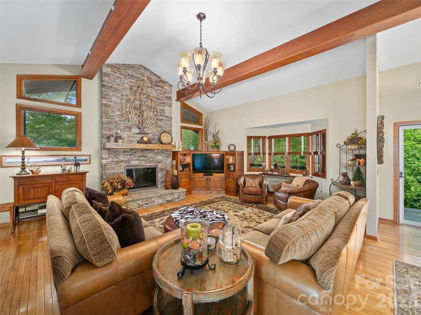 210 Shepard Way, Burnsville, NC 28714.  MLS# CAR4382583, YatesRealty ID 30546. 