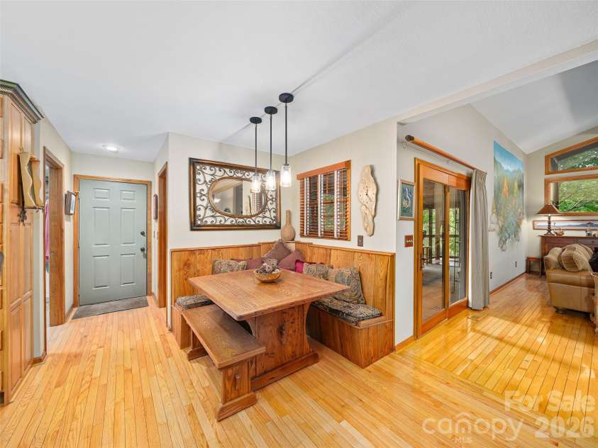 210 Shepard Way, Burnsville, NC 28714.  MLS# CAR4382583, YatesRealty ID 30546. 