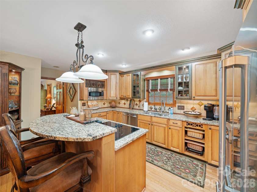 210 Shepard Way, Burnsville, NC 28714.  MLS# CAR4382583, YatesRealty ID 30546. 