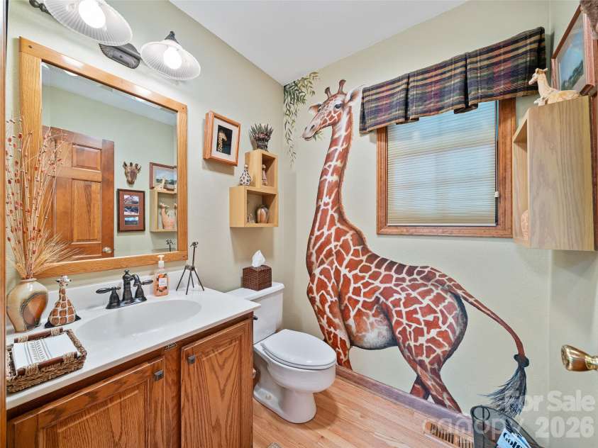 210 Shepard Way, Burnsville, NC 28714.  MLS# CAR4382583, YatesRealty ID 30546. 