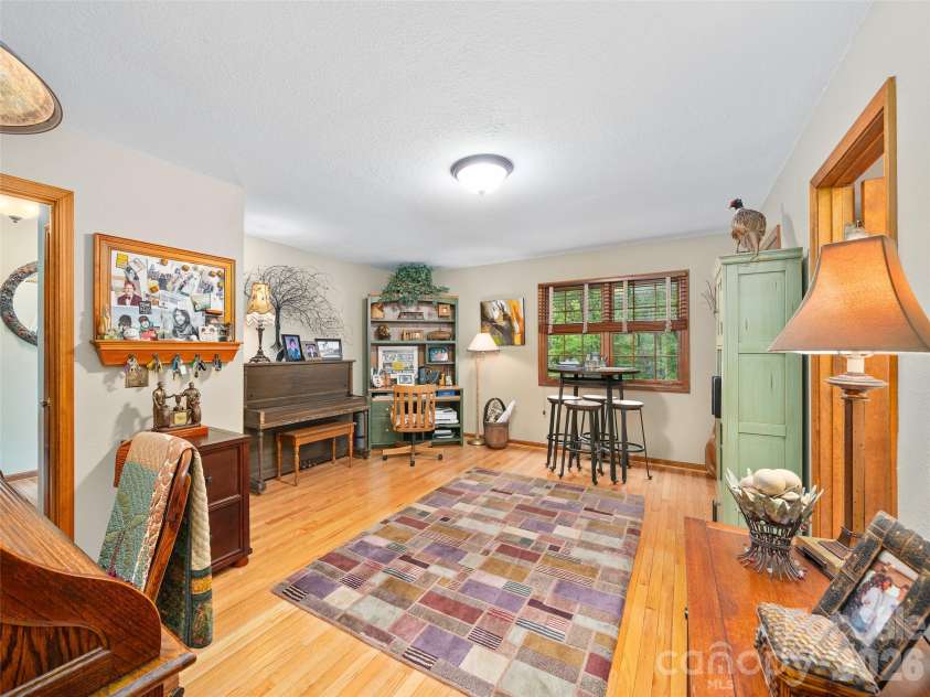 210 Shepard Way, Burnsville, NC 28714.  MLS# CAR4382583, YatesRealty ID 30546. 