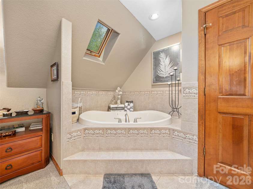 210 Shepard Way, Burnsville, NC 28714.  MLS# CAR4382583, YatesRealty ID 30546. 