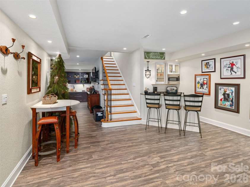 210 Shepard Way, Burnsville, NC 28714.  MLS# CAR4382583, YatesRealty ID 30546. 