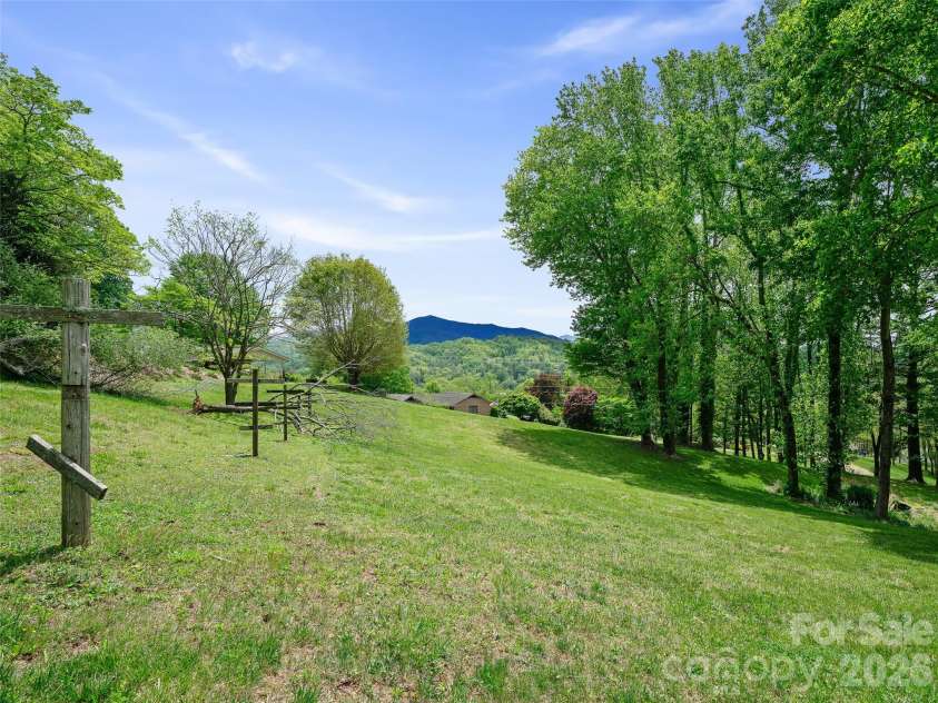 210 Shepard Way, Burnsville, NC 28714.  MLS# CAR4382583, YatesRealty ID 30546. 