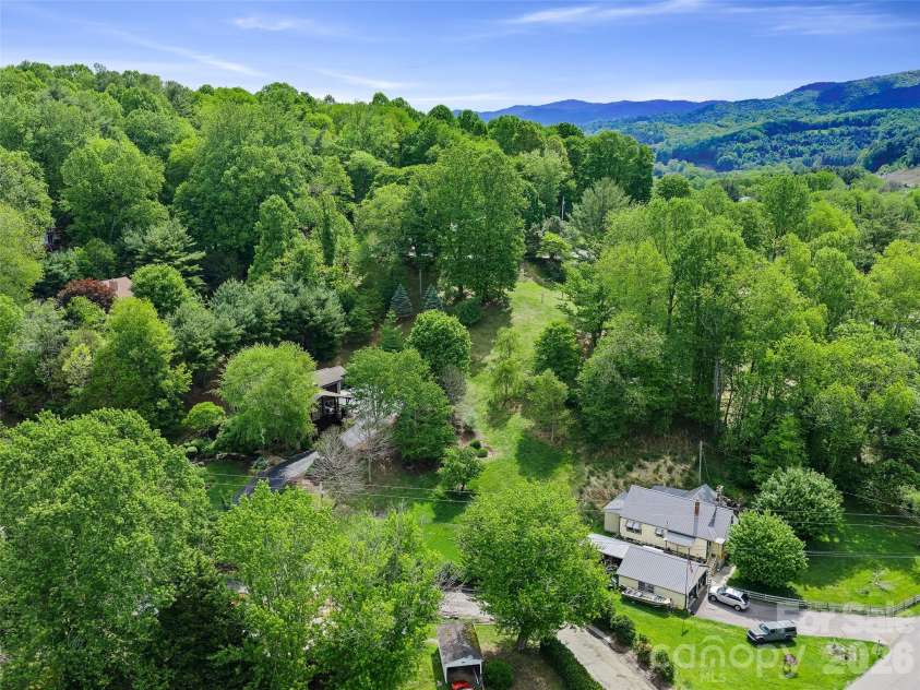 210 Shepard Way, Burnsville, NC 28714.  MLS# CAR4382583, YatesRealty ID 30546. 
